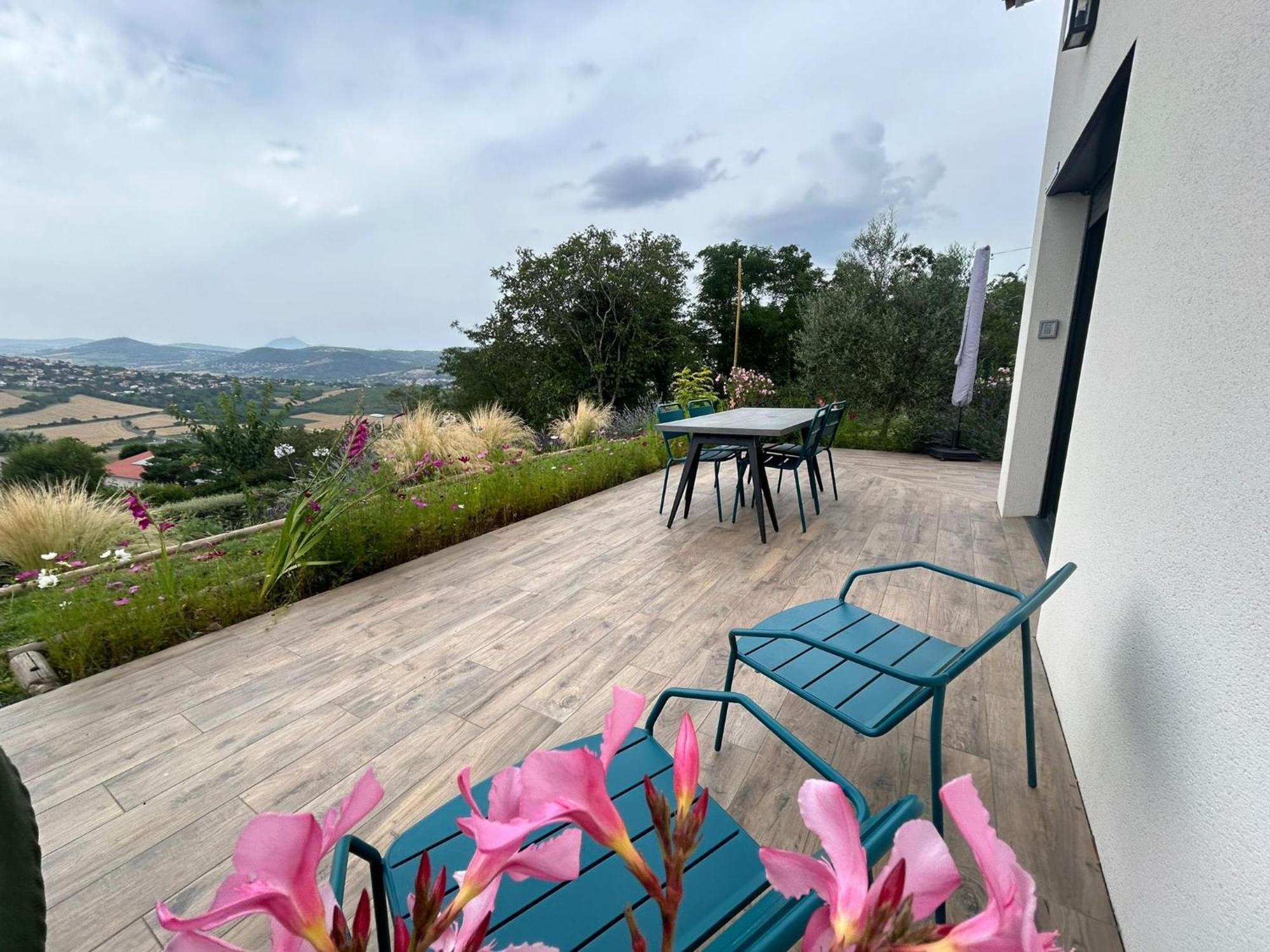 Villa L'Alphonsine Veyre-Monton Exterior foto